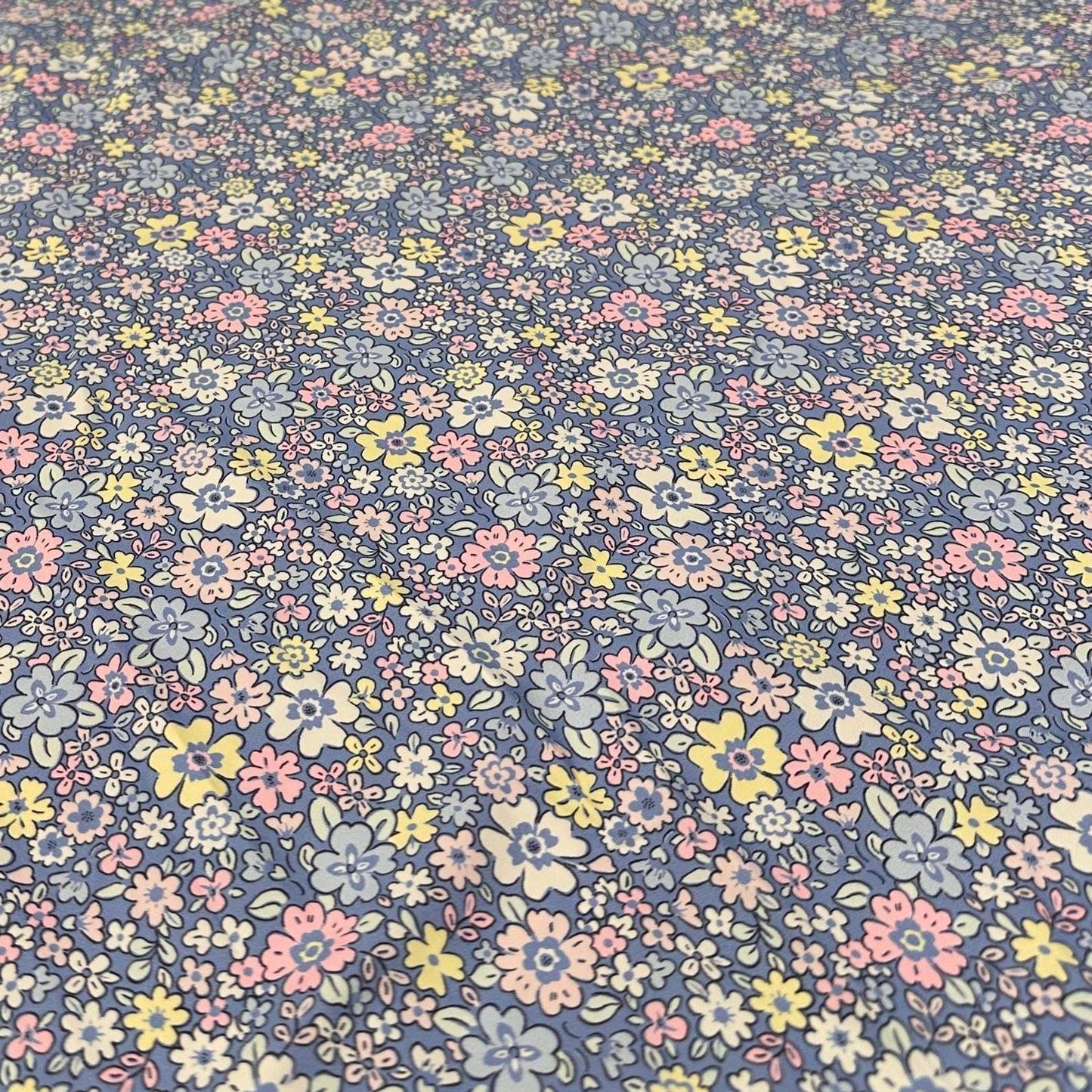 4 Way Stretch Print Nylon Spandex Fabric By The Yard Tricot Swim Wear Bikini Active Wear Mini Multicolor Floral Daisy Blue