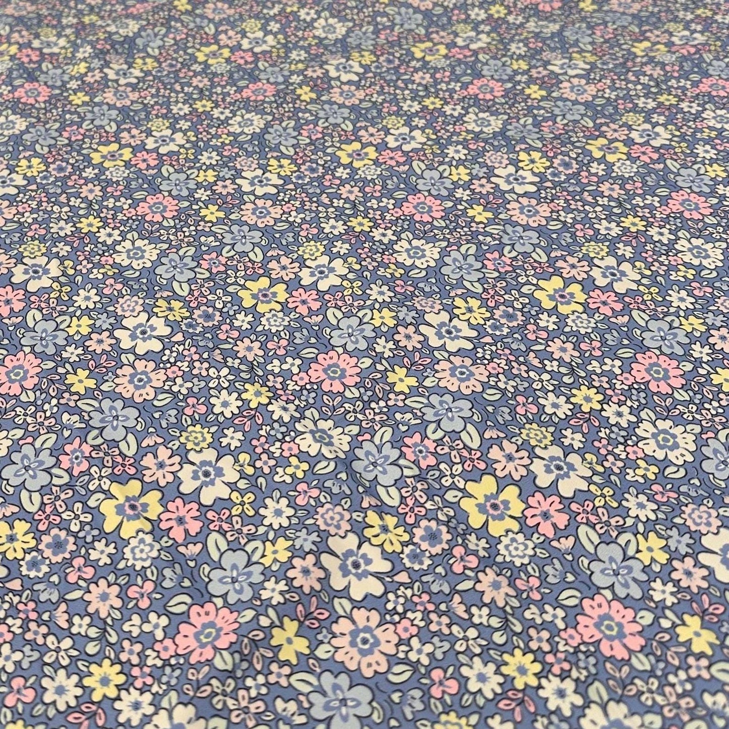 4 Way Stretch Print Nylon Spandex Fabric By The Yard Tricot Swim Wear Bikini Active Wear Mini Multicolor Floral Daisy Blue