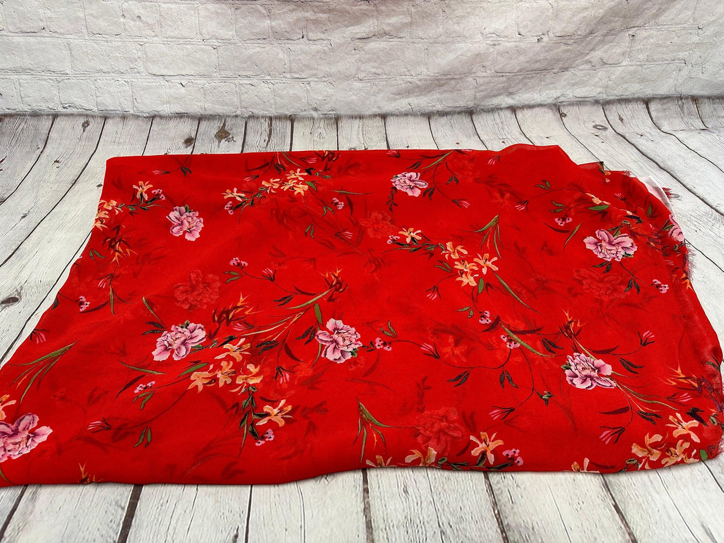 Polyester Chiffon Woven Print Fabric By The Yard Red Rose Flower Summer  Floral Print Summer Flowy Dress